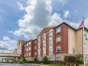 Holiday Inn Express & Suites TULSA S BROKEN ARROW HWY 51 by IHG