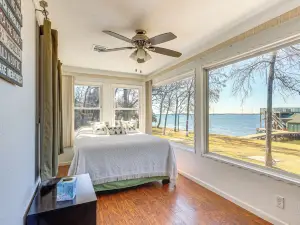 Hot Tub + Deck: Waterfront Lake Limestone Escape!