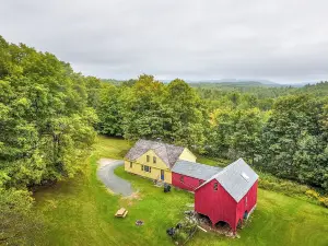 Historic Hanover Area Home, 16 Miles to Dartmouth!