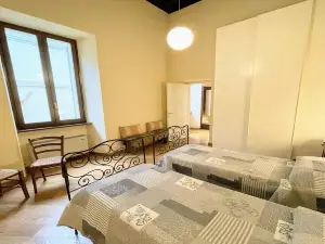 6 guests apt with terrace in pedestrian historic centre of Spoleto