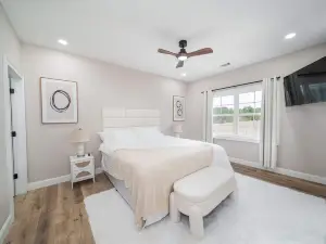 Urban Stylish Escape to Pickwick Lake