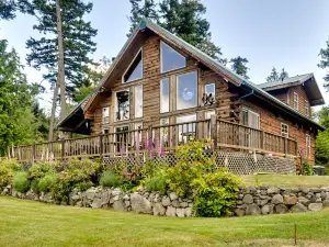 Waterview Log Home on Lopez Adjacent to Spencer Spit