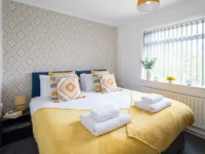 Modern and Spacious 3 Bedroom Home in St Helens