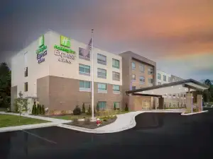 Holiday Inn Express & Suites BREVARD – CITY CENTER by IHG