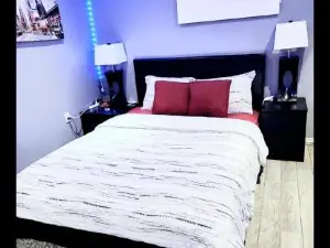 Staycation Studio Apartment, Private Kitchen , Washroom, Micro Gym & Free Onsite Parking