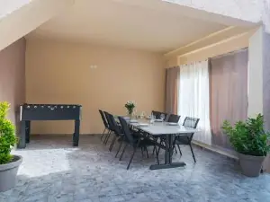 Amazing Apartment in Obrovac Sinjski