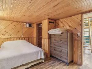 Fishing Pond & Treehouse: Tranquil Maysville Cabin