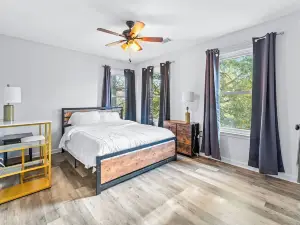 Luxury Modern Mansion/Cabin Near Washington DC-on over 4 Acres  of Private Land.