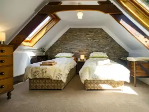 Garden Cottage, Newcastle Emlyn