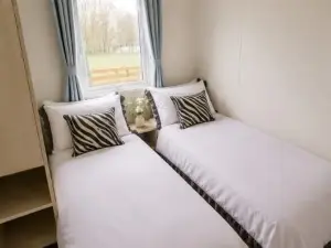 MKRJ LUXURY – Parkdean Camber Sands - Partking – Sleeps 8 - Pet Friendly - sp37