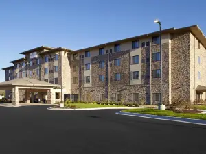 Hawthorn Suites by Wyndham Wheeling at the Highlands