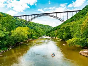 New River Gorge Cottage w Hot Tub, Fire Pit, Grill
