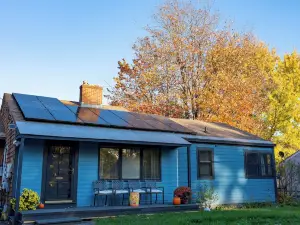 Midcentury Modern Meets Vermont Comfort and Hospitality!