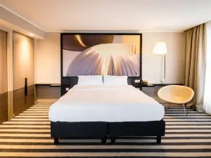 Simon Hotel