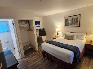 Cedar Lodge Motel