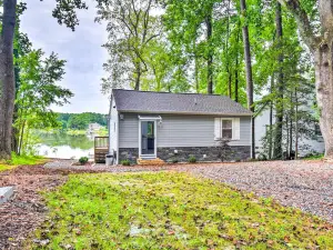 Relaxing Riverfront Cottage w/ Boat Dock!