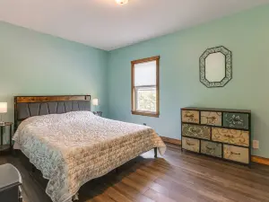 10 Mins to Blackwater Falls: Mtn Home w/ Hot Tub