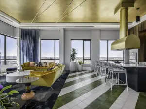 Stylish 1BR in Assembly Square | Pool, Gym & Views