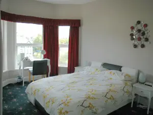 Athol Park Guest House