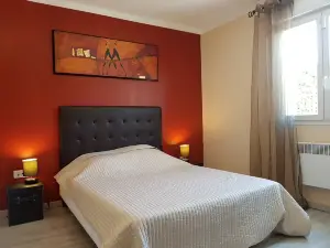 Villa Alba: Sunlit Comfort in Lirac