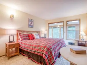 Red Cedar Lane 60 - Meredith Lodging