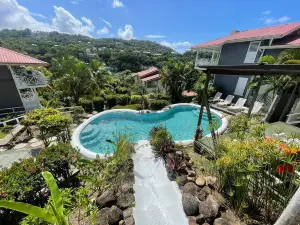 Vacation Club by Lush