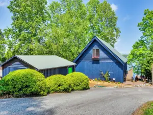 Beautiful Lake Keowee Home w/ Boat Dock & Fire Pit