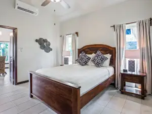 Turtle Villa - ALL INCLUSIVE Luxury One Bed Beachfront Villa with Plunge Pool