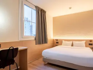Kyriad ECO - Suresnes - La Défense