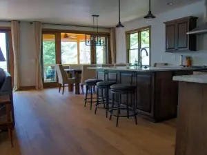 Lakefront Home 4 Bedroom 4 Bath Sleeps 12