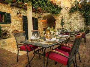 Heritage Hotel & Estate Raznjevica Dvori AD 1307
