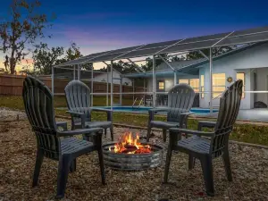Spring Hill, 4 Bedroom, Pool, Golf Course!