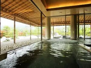 亀嵩温泉 玉峰山荘