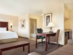 Hampton Inn & Suites West Bend