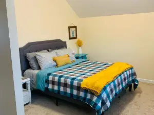 Cozy and clean newly remodeled property just off Main Street in Biwabik