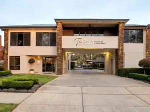 Tea House Motor Inn
