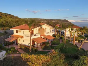 LUZIA AGRIRESORT - Piscina Panoramica e vista Mare a Capo Vaticano