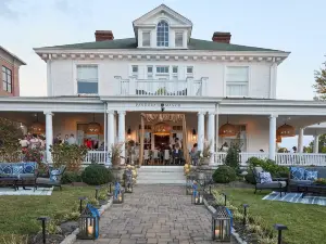 Pandora's Manor