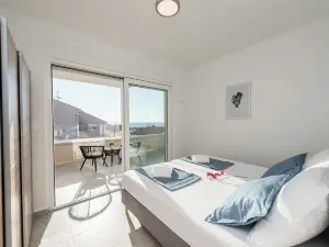 Pool Apartments Villa Meteorite