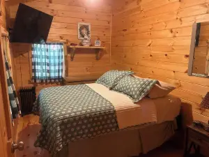 Luxury Amish-Built Log Cabin, Private Beach, Zip Line, Atv & Golf Cart Rentals