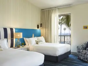 โรงแรม คิมป์ตัน ชอร์เบรค ฮันติงตัน บีช รีสอร์ต บาย IHG