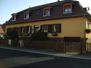 Chez Monika