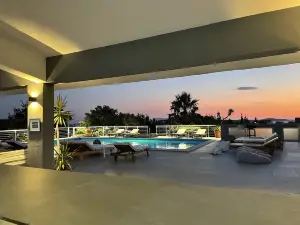 デラ