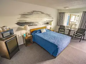 Lighthouse Cove Inn