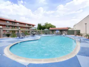 Motel 6 Pasadena, CA – Old Town Pasadena Area