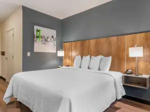 เอ็กเตนเด็ด สเตย์ อเมริกา เพรเมียร์ สวีตส์ - รีโน - สปาร์คส
