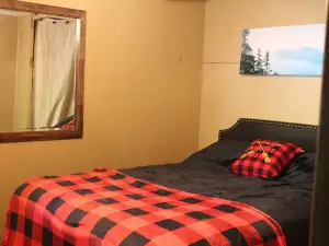 Paradise is calling you...cabin in town close to the beach!