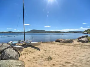 Beach & Kayaks: Waterfront Cabin on Lake Pleasant!