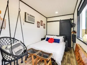 Remote Strawn Container Home with Hot Tub!