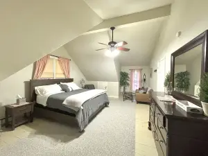 Private Country Home Minutes To Hunter Mountain!